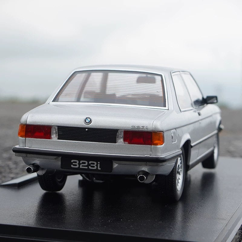 1:18 BMW 323i E21 Sedan diecast model