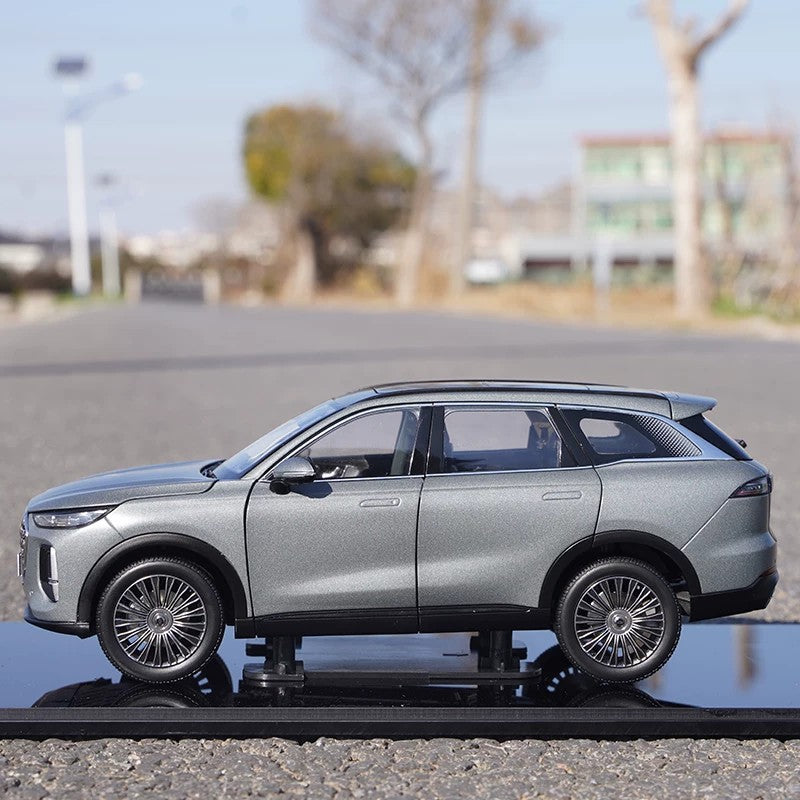1:18 Chery Tiggo 8L SUV diecast model