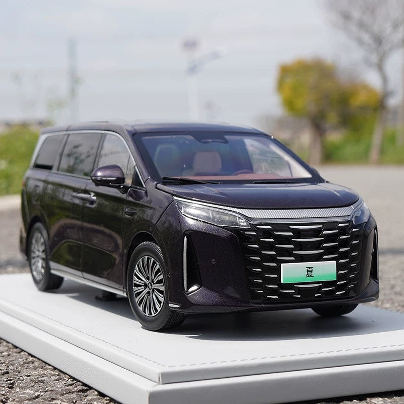 1:18 BYD Xia 2025 MPV diecast model