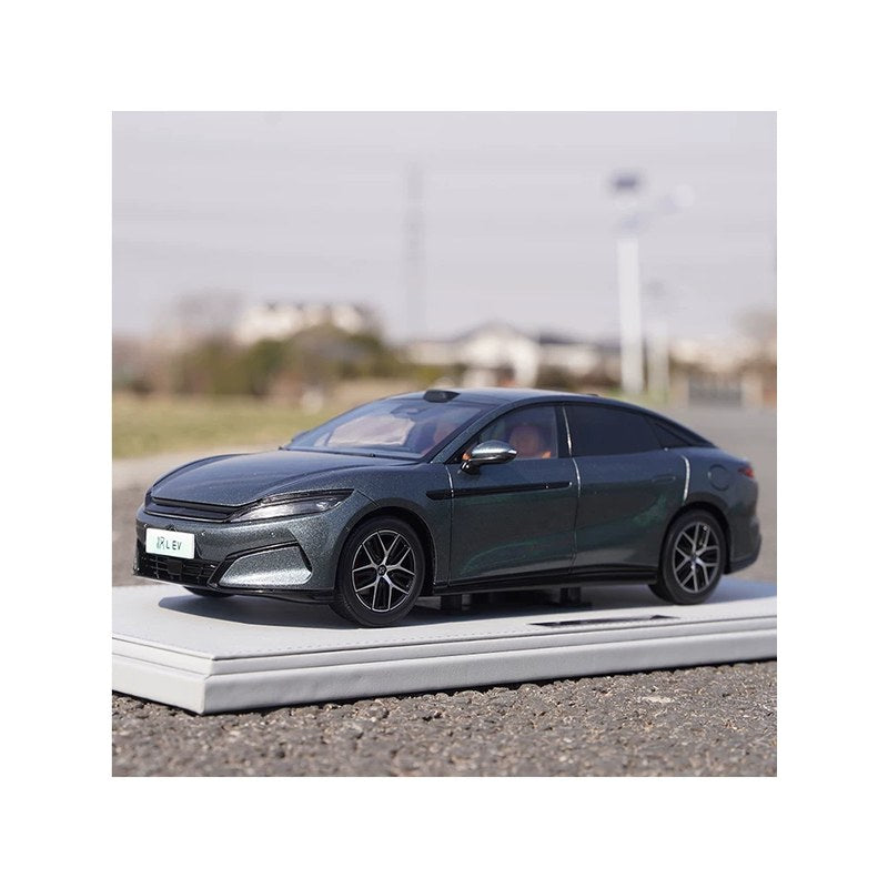 1:18 BYD Han L EV Sedan diecast model