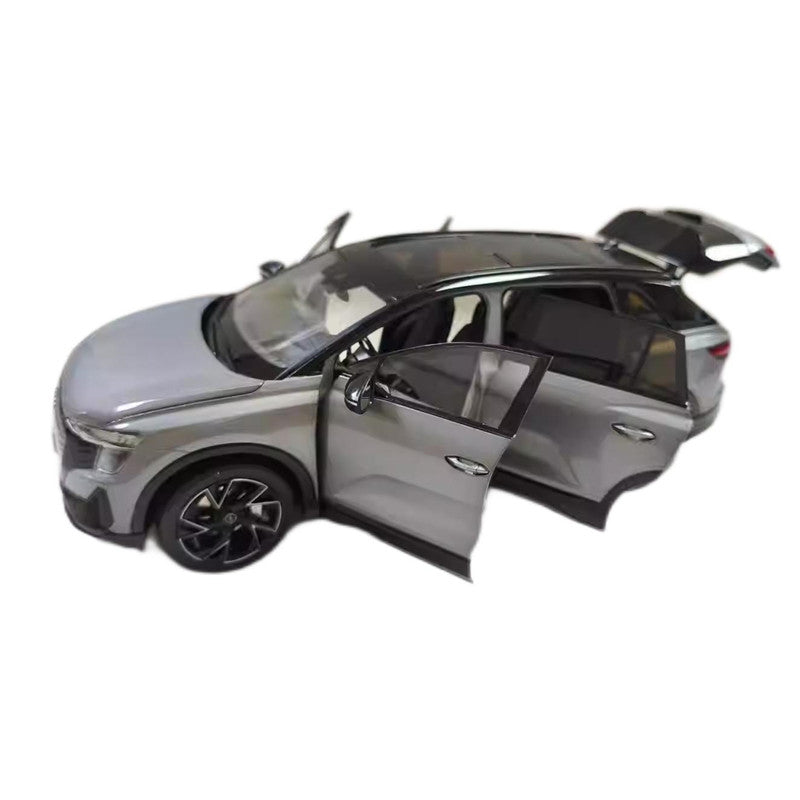 Original 1:18 Scale Audi Q5 e-tron Diecast Model Car – Full Alloy Body, Openable Doors, Working Steering
