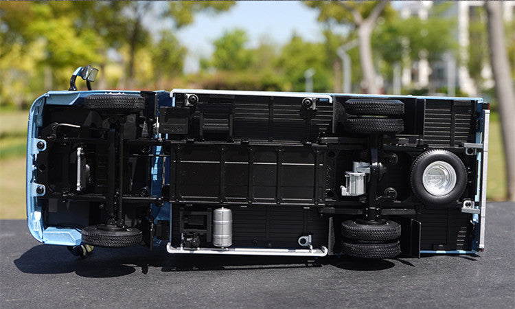 Authentic collectiable 1:20 Scale Weichai Blue Engine New Energy Diecast Van Truck – Heavy-Duty Collectible Model