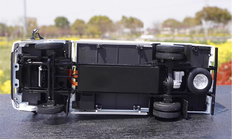 1:22 scale Foton Aumark iBlue Diecast Collectiable Cargo Truck Model