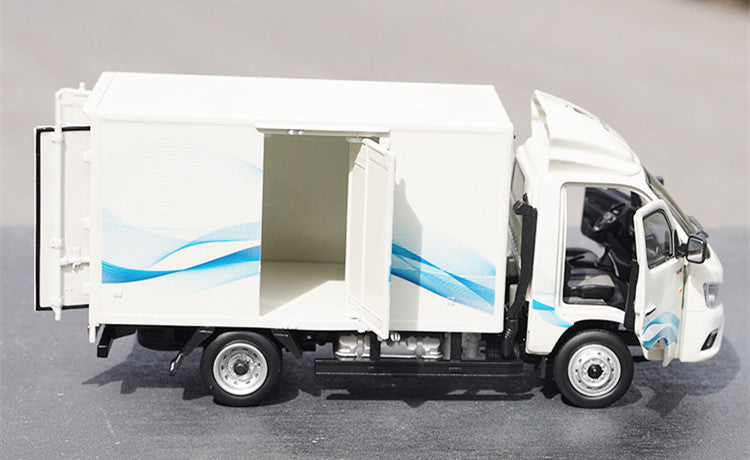 Collectiable 1:26 Foton Xiangling M1 TM Diecast Cargo Truck Model – Diecast Light Truck with Opening Doors, Suspension & Realistic Details