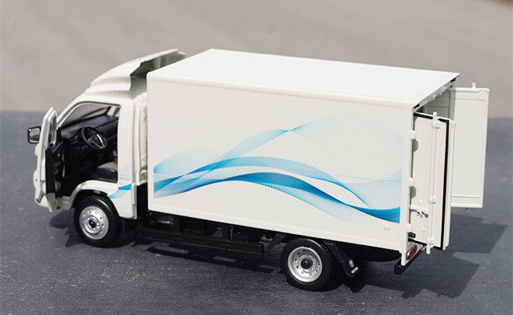 Collectiable 1:26 Foton Xiangling M1 TM Diecast Cargo Truck Model – Diecast Light Truck with Opening Doors, Suspension & Realistic Details