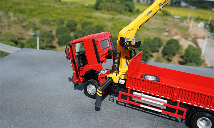 1:35 XCMG Integrated Truck-Mounted Crane Model – Diecast Alloy Construction Truck Replica with Telescopic Boom