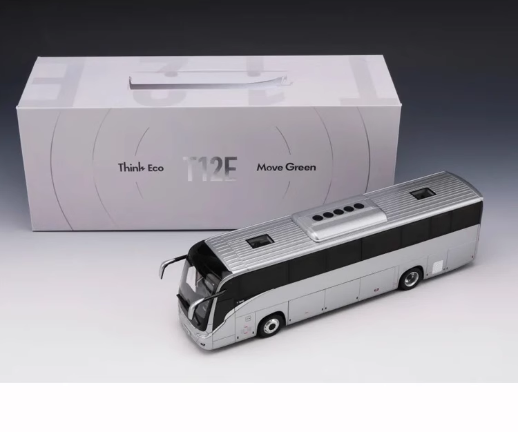 High quality 1:42 Yutong T12E Overseas Edition Alloy Tourist Bus Model for birthday gift, collection, display