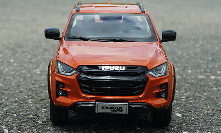 Premium Alloy 1:18 Scale Original ISUZU D-MAX 2023 Version collectible diecast Pickup Truck Model with Opening Doors and Detailed Interior