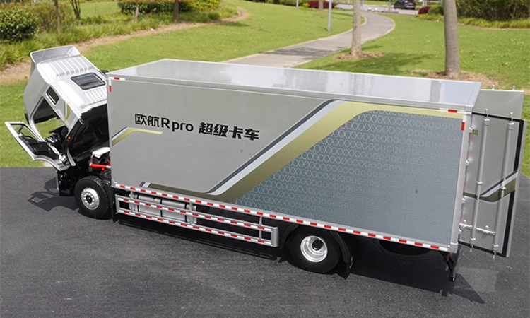 1:23 Scale Foton Auman Diecast Box Truck Model, alloy Heavy-Duty Logistics Cargo Truck miniature for gift, collection