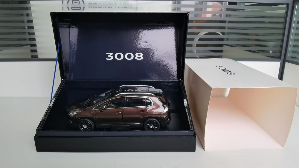 Original factory authentic 1:18 3008 PEUGEOT SUV diecast car model with small gift
