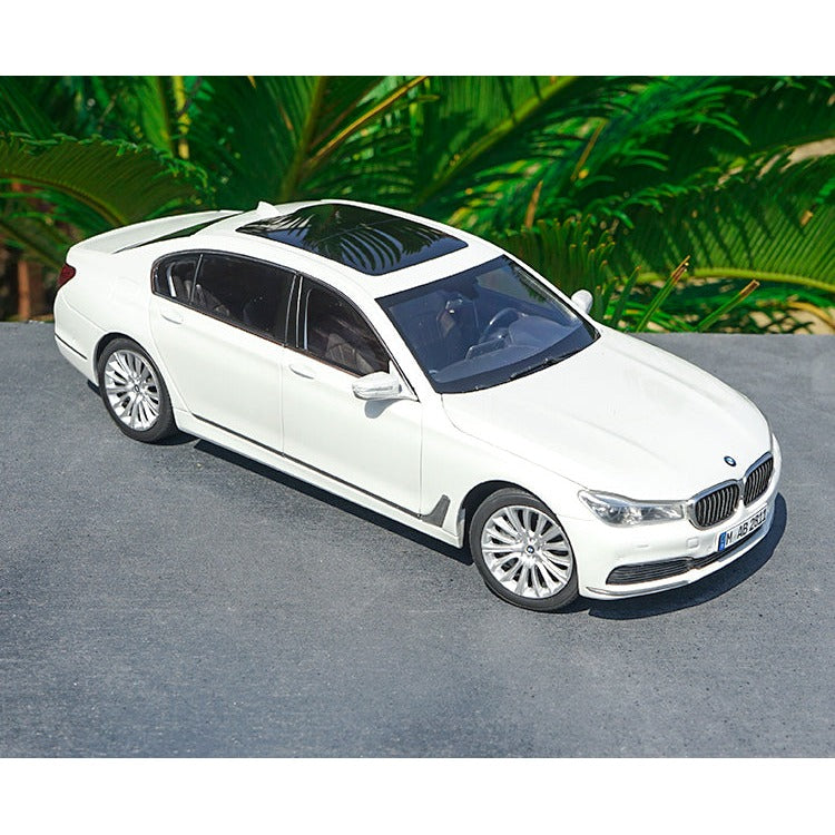 Original Factory 1:18 BMW New T7 Series Brand New 750Li/760Li Alloy Toy Metal Classic Toy Models For Gift, Collection Diec…