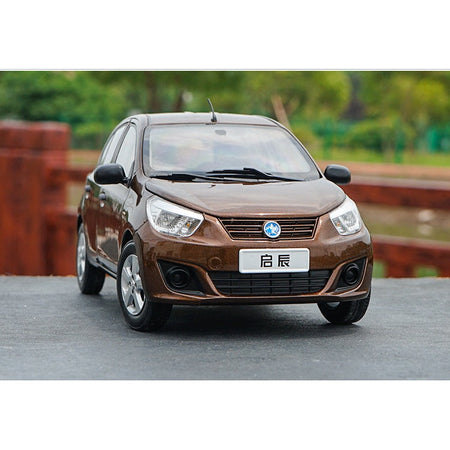 1:18 Nissan SUV Scale Diecast Model — Megamodel Collectible