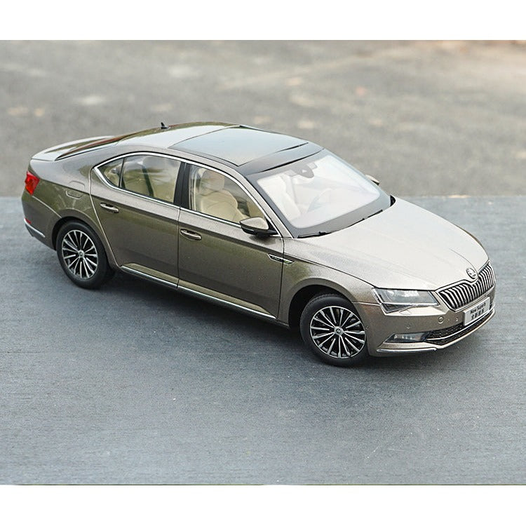 1:18 VW Scale Diecast Model — Megamodel Collectible