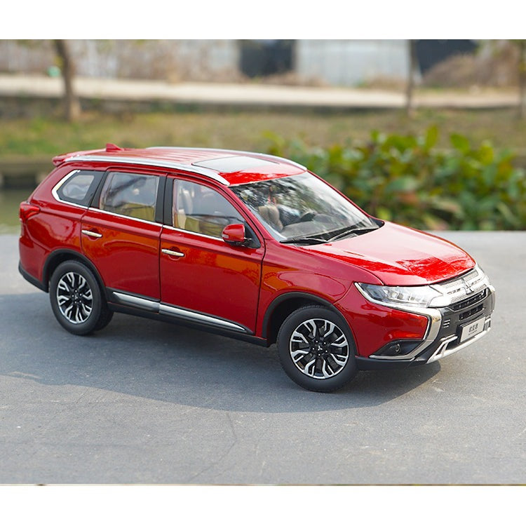 1:18 Mitsubishi SUV Scale Diecast Model — Megamodel Collectible
