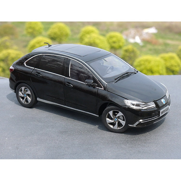1:18 BYD SUV Scale Diecast Model — Megamodel Collectible