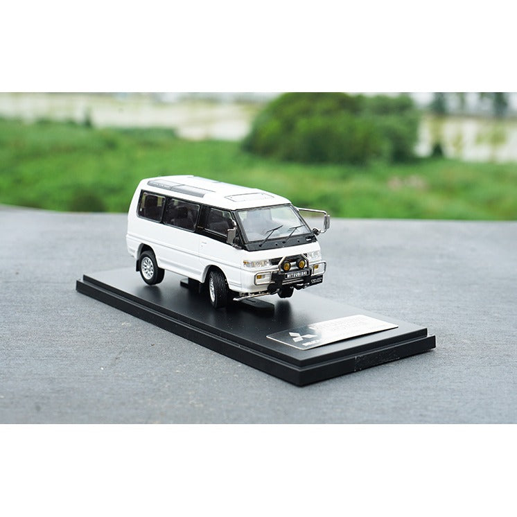 1:43 Mitsubishi Truck Scale Diecast Model — Megamodel Collectible