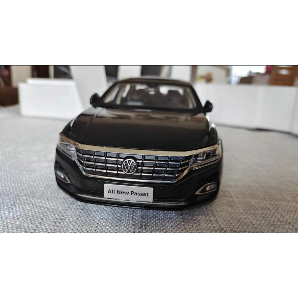 Volkswagen 1:18Diecast Replica For Collectors | Megamodel