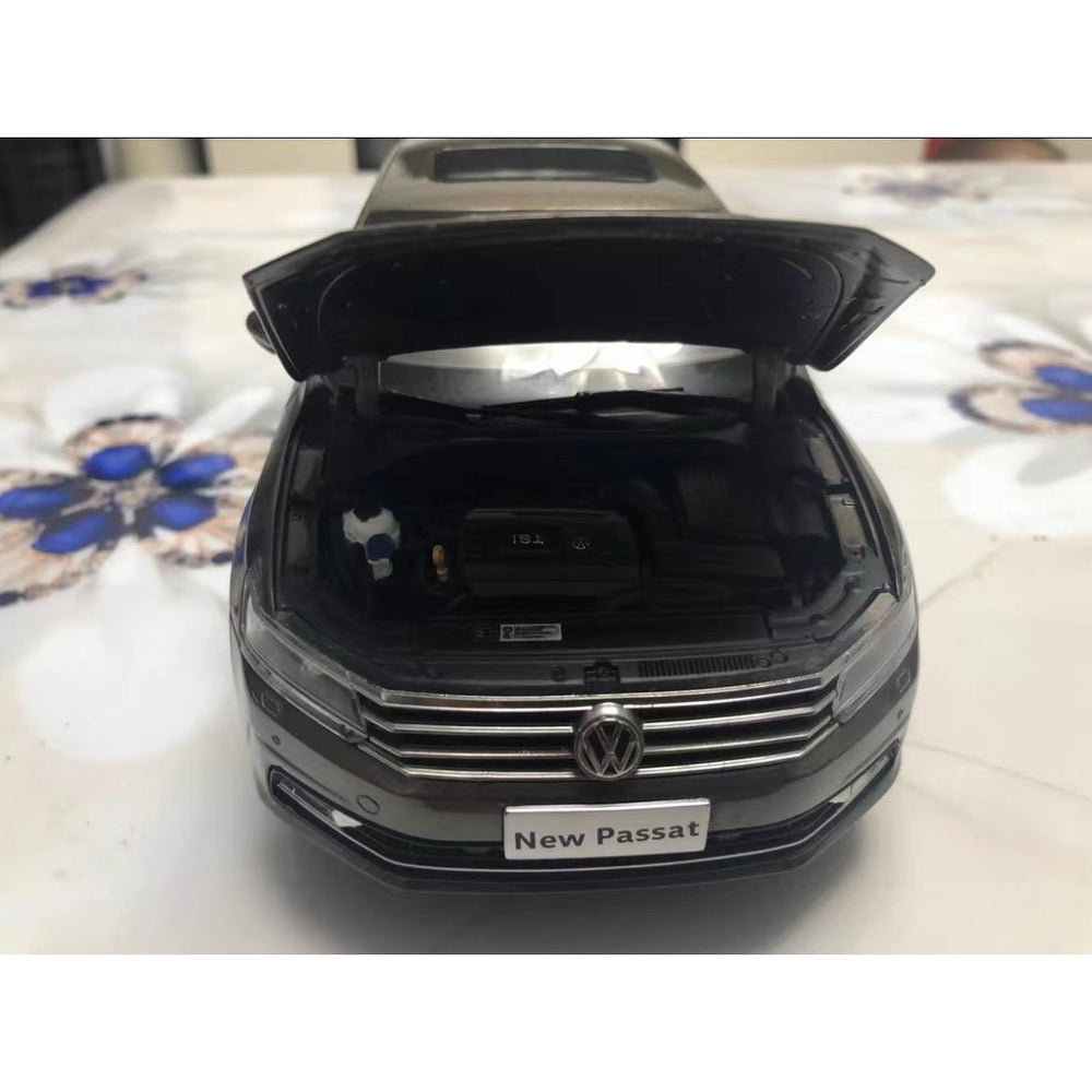 1:18 Volkswagen VW New Passat Scale Car Model Miniature In Brown Color Diecast Model Car Collectible By Megamodel