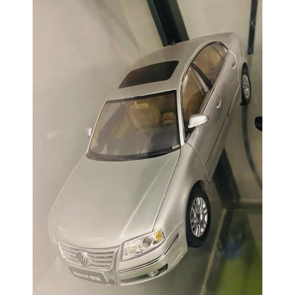 1:18 Volkswagen Scale Diecast Model — Megamodel Collectible