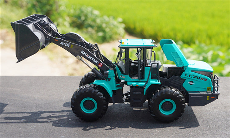 High quality collectiable 1:35 Scale Shantui LE70‑3X electric loader replica for promotional gifts