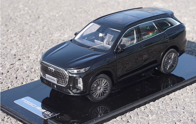 1:18 Chery Tiggo 8L SUV diecast model