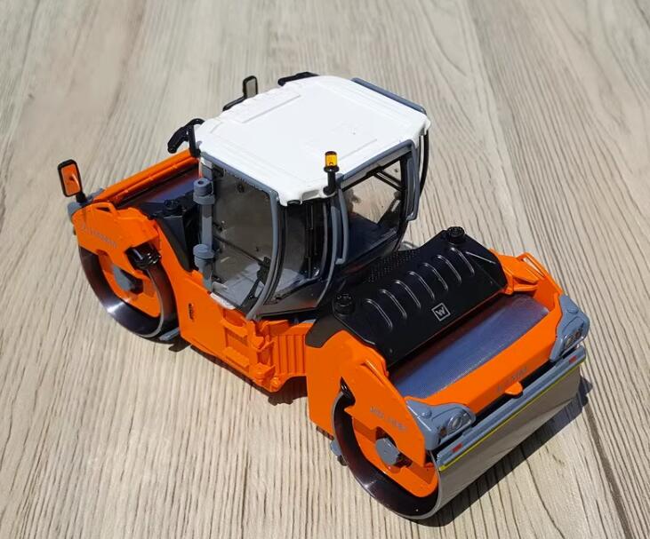 Musuem quality Collectiable 2023 new release 1:35 Wirtgen HD148 Hamm Double Cylinder roadroller model