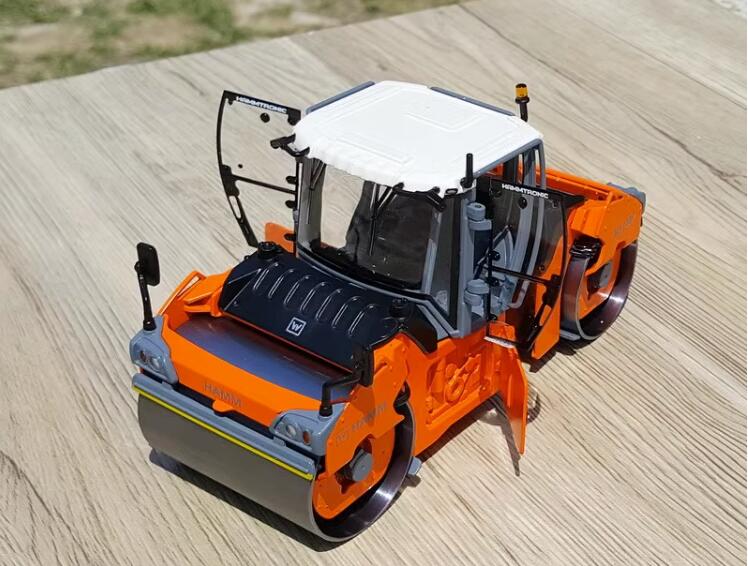 Musuem quality Collectiable 2023 new release 1:35 Wirtgen HD148 Hamm Double Cylinder roadroller model