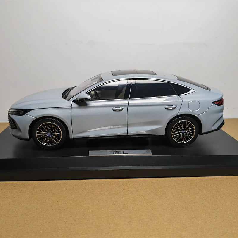 BYD Qin L 2024 Original 1:18 Diecast Sedan Model for Display & Collection