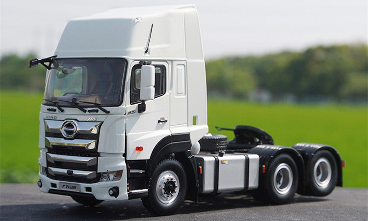 High quality collectiable 1:24 Hino 700 tractor Truck Model for collection, gift, demonstration