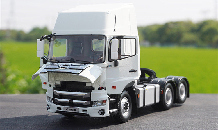 High quality collectiable 1:24 Hino 700 tractor Truck Model for collection, gift, demonstration