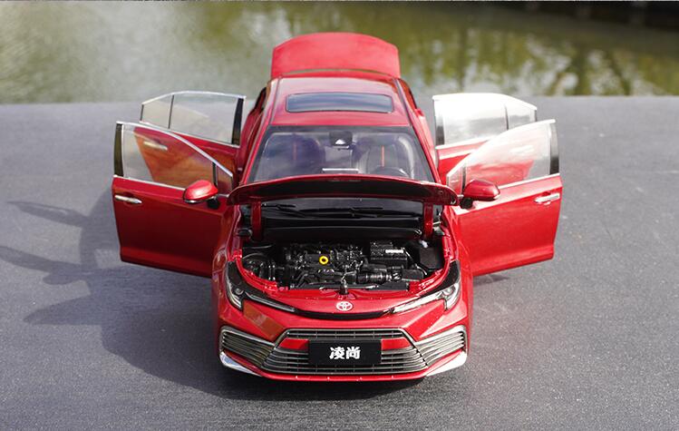 Original factory 118 GAC TOYOTA 2021 Lingshang diecast alloy red car model for gift, collection