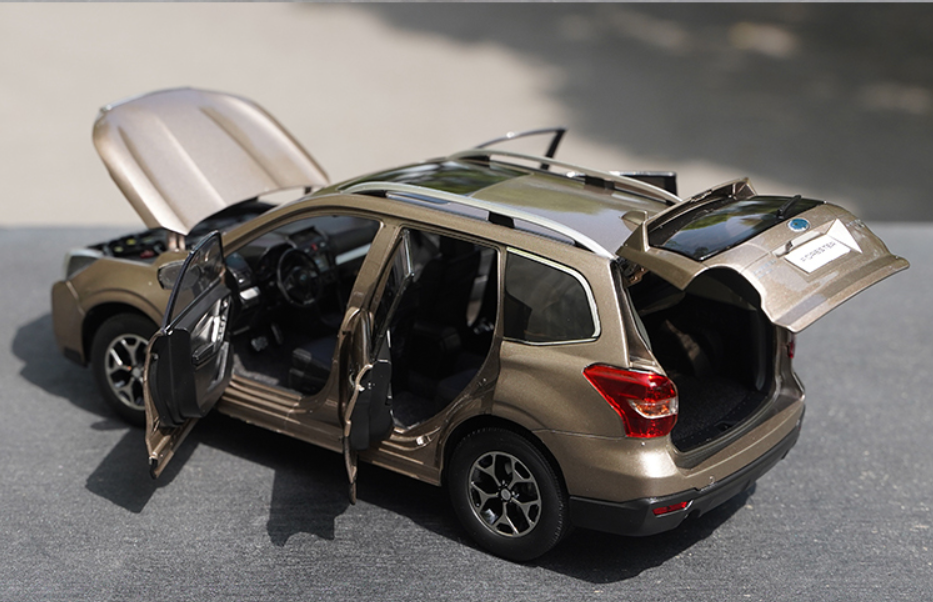 Original factory 1:18 Subaru Forester 2015 version classic simulation alloy car model for gift, toys