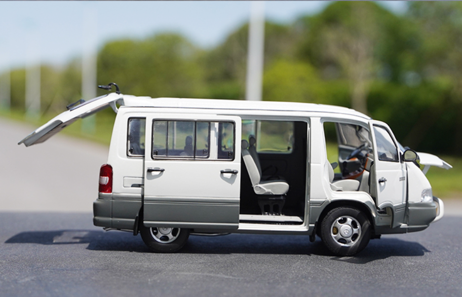Original factory 1:24 Mercedes MB100 Estana Huizong commercial vehicle model alloy van car model for gift