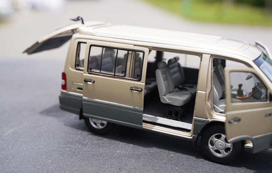 Original factory 1:24 Mercedes MB100 Estana Huizong commercial vehicle model alloy van car model for gift