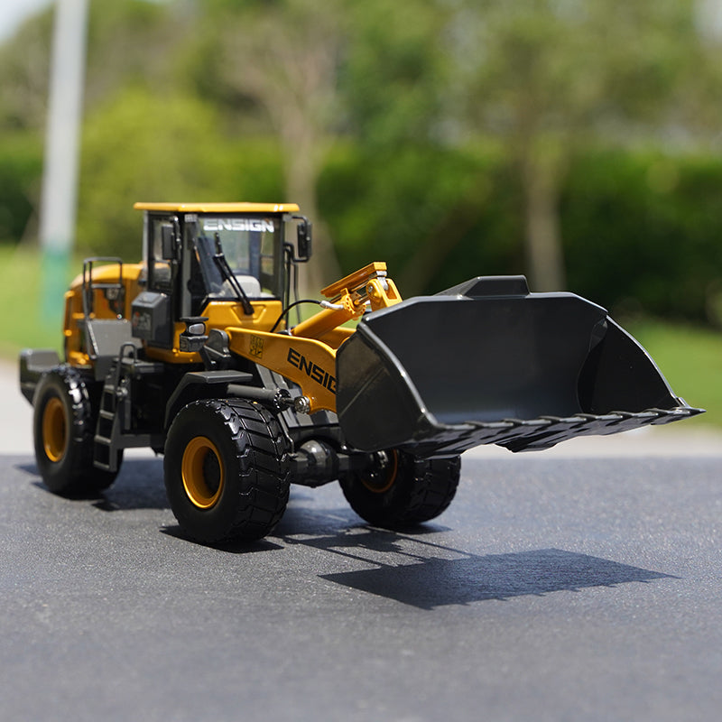1:35 Scale ENSIGN Yingxuan YX677HV Diecast Wheel Loader Scale Model – Heavy Alloy Construction Vehicle with Functional Bucket & Steering