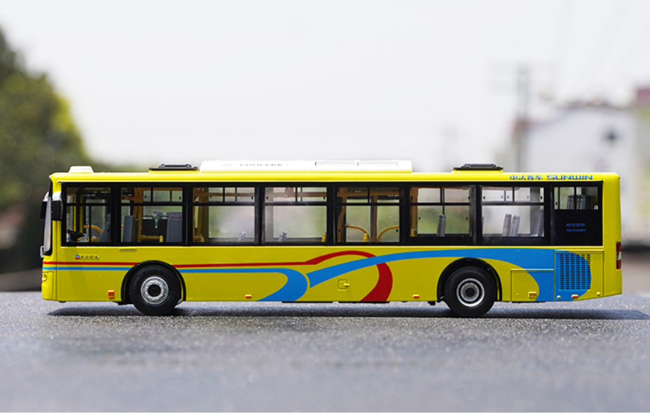 Original factory 1:42 Shanghai Sunwin 6116HG Shanghai city bus model, Alloy Diecast Model for gift