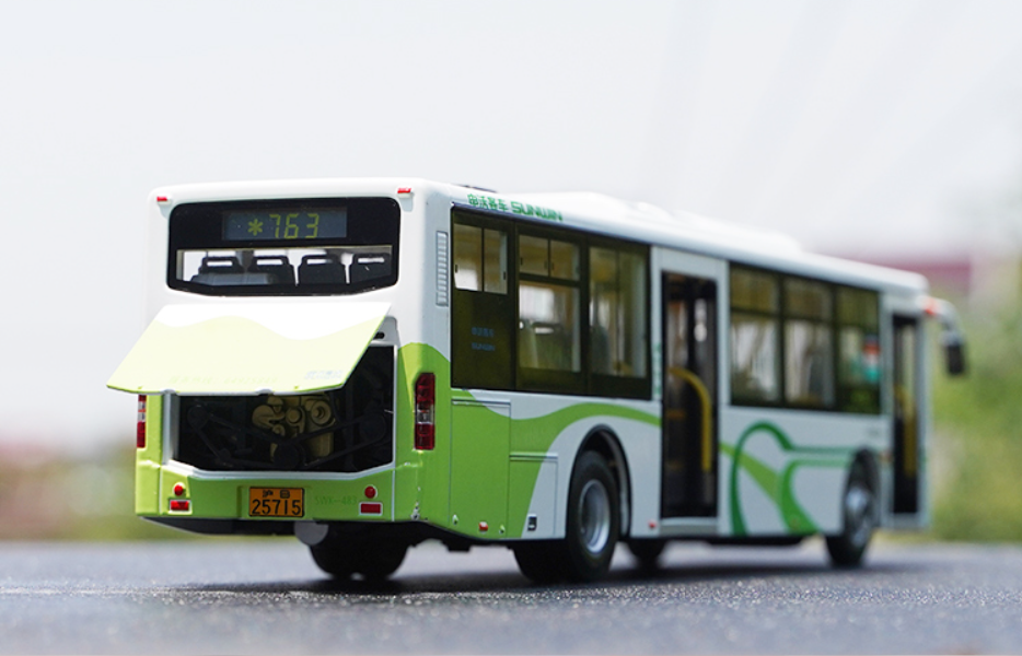 Original factory 1:42 Shanghai Sunwin 6116HG Shanghai city bus model, Alloy Diecast Model for gift