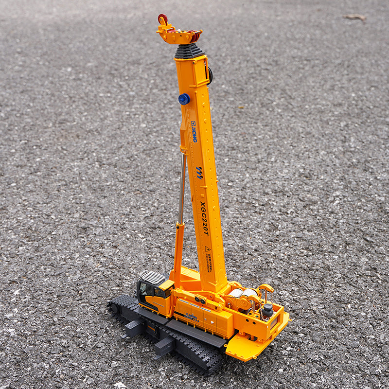 Original Authentic 1:50 XCMG XGC220T diecast telescopic boom crawler crane model alloy engineering hoist models