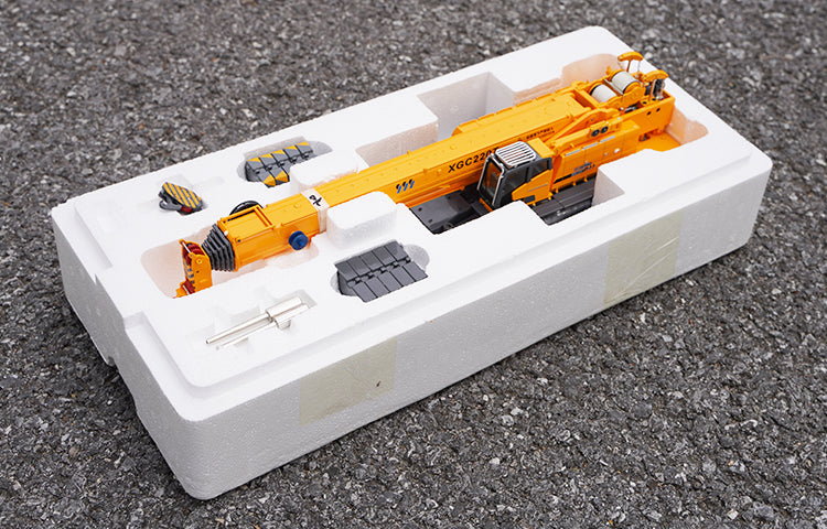 Original Authentic 1:50 XCMG XGC220T diecast telescopic boom crawler crane model alloy engineering hoist models