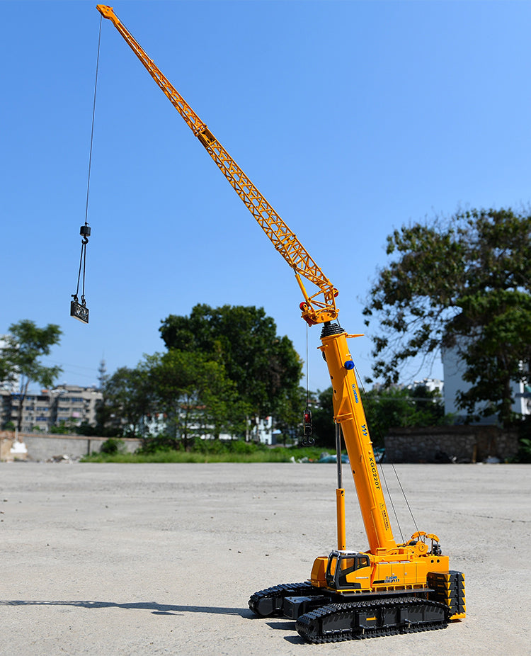Original Authentic 1:50 XCMG XGC220T diecast telescopic boom crawler crane model alloy engineering hoist models