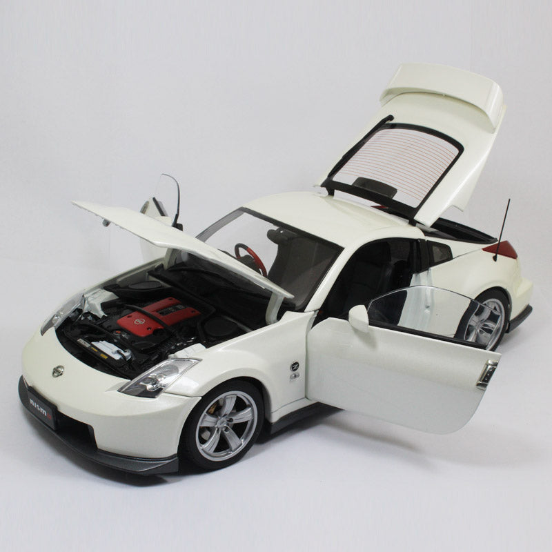 1/18 Autoart 77401 NISSAN Fairlady Z Version Nismo Type 380RS