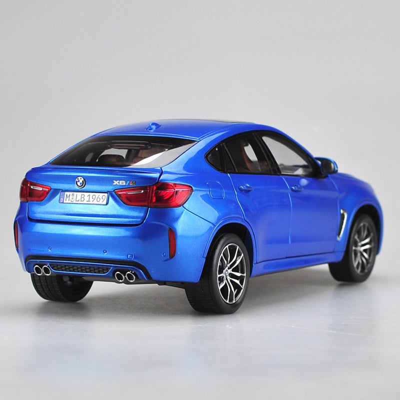 Blue / Black / White / Red 1:18 Scale Diecast BMW X6M X6 M Model 2016 Version
