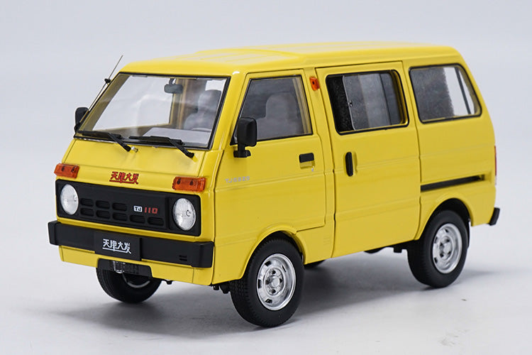 1/18 Die cast Tianjin DAFA HUALI TJ110 ( DAIHATSU ) van Taxi wagon model Red version