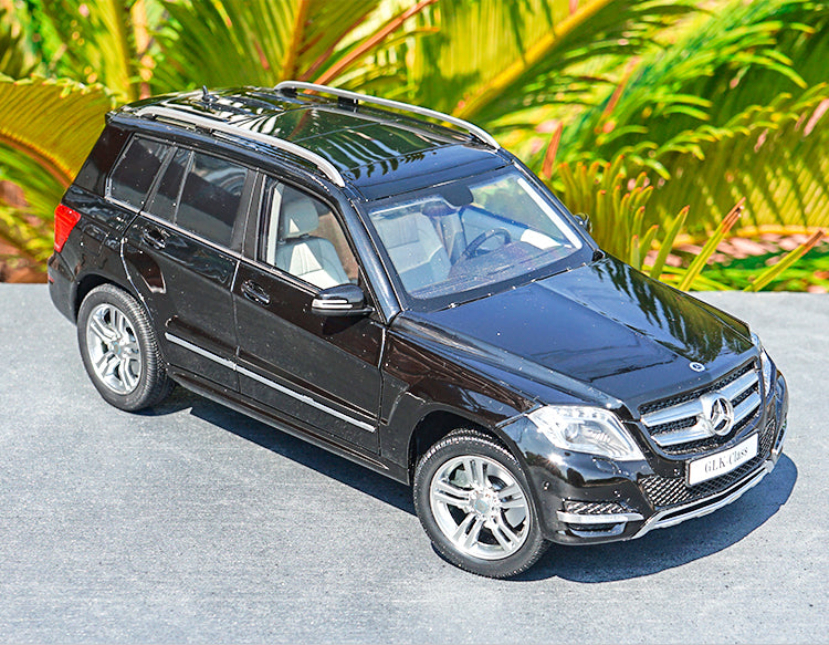 Original factory authentic 1:18 GTA Mercedes-benz Glk 300 off-road vehicle diecast SUV car model with small gift