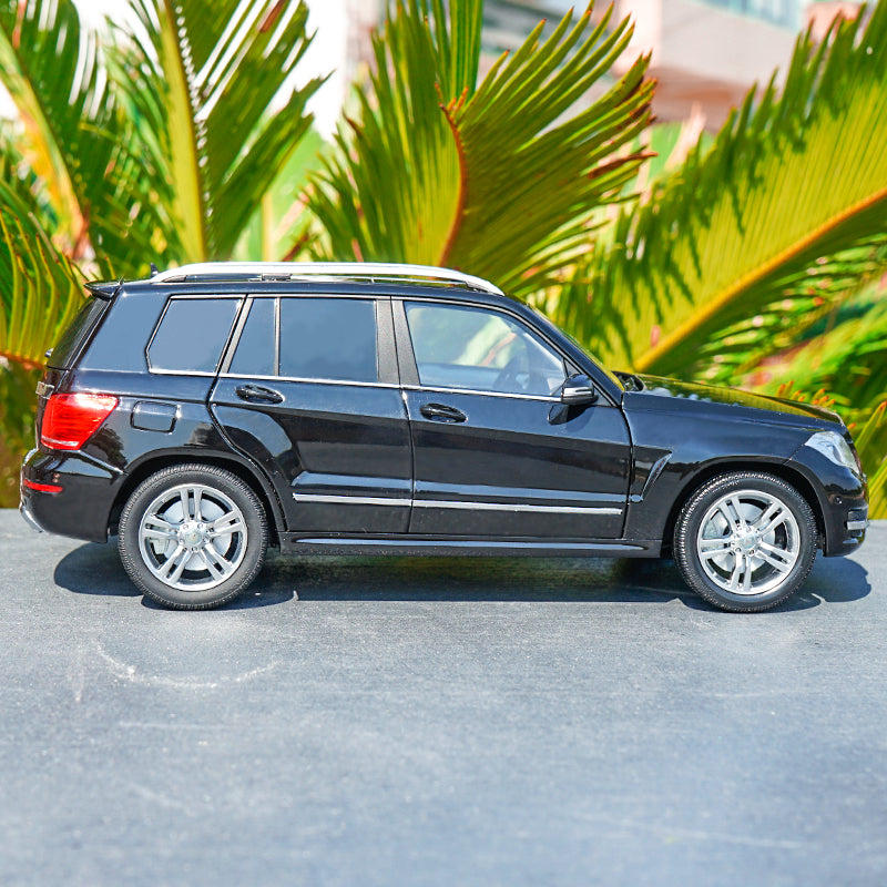 Original factory authentic 1:18 GTA Mercedes-benz Glk 300 off-road vehicle diecast SUV car model with small gift