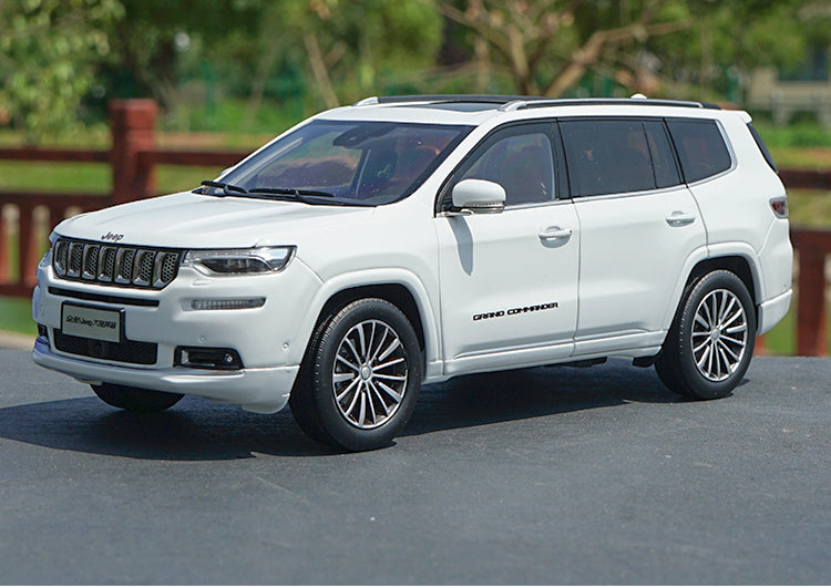 Original factory authentic 1/18 Jeep Grand Commander GAC Fiat Chrysler Diecast JEEP Metal SUV Car Model for gift, collection