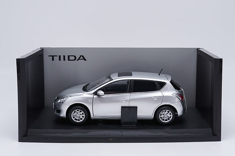 Original factory authentic 1/18 NISSAN NEW TIIDA diecast metal car model with small gift