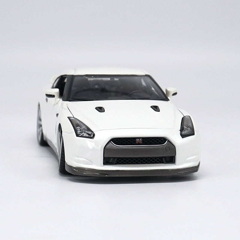 Original factory authentic 1:18 Nissan GTR R35 2009 diecast metal car model with small gift