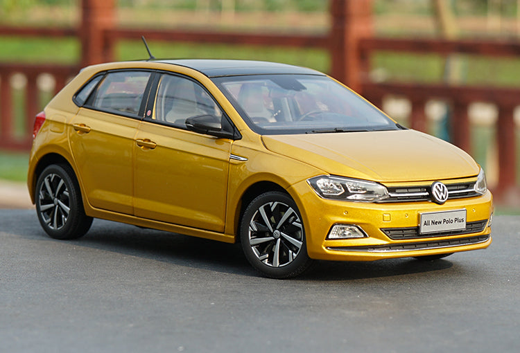 1:18 Original Volkswagen All New Polo Plus car model with small gift