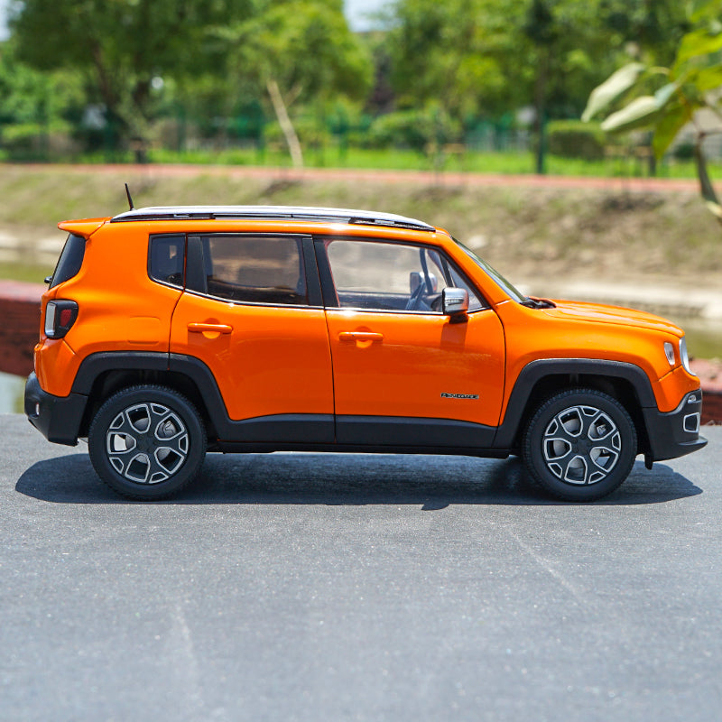 Original factory authentic 1:18 JEEP Renegade diecast car model with small gift